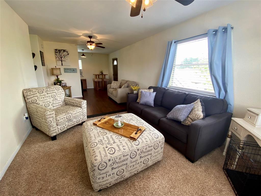 909 1 Baker Rd, Rosenberg, Texas 77471, 3 Bedrooms Bedrooms, 5 Rooms Rooms,2 BathroomsBathrooms,Country Homes/acreage,For Sale,Baker Rd,68498631