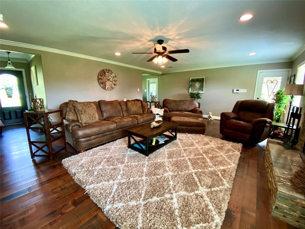 909 1 Baker Rd, Rosenberg, Texas 77471, 3 Bedrooms Bedrooms, 5 Rooms Rooms,2 BathroomsBathrooms,Country Homes/acreage,For Sale,Baker Rd,68498631