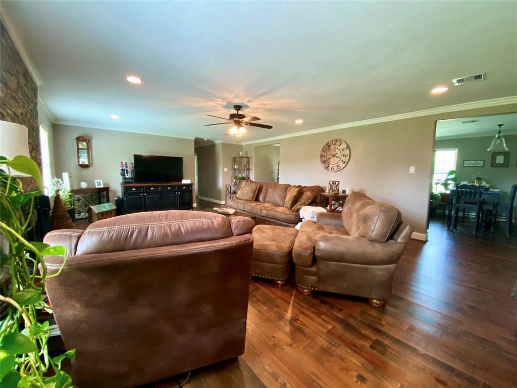 909 1 Baker Rd, Rosenberg, Texas 77471, 3 Bedrooms Bedrooms, 5 Rooms Rooms,2 BathroomsBathrooms,Country Homes/acreage,For Sale,Baker Rd,68498631