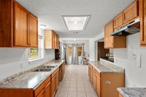 318 County Road 296d, Alvin, TX, 77511