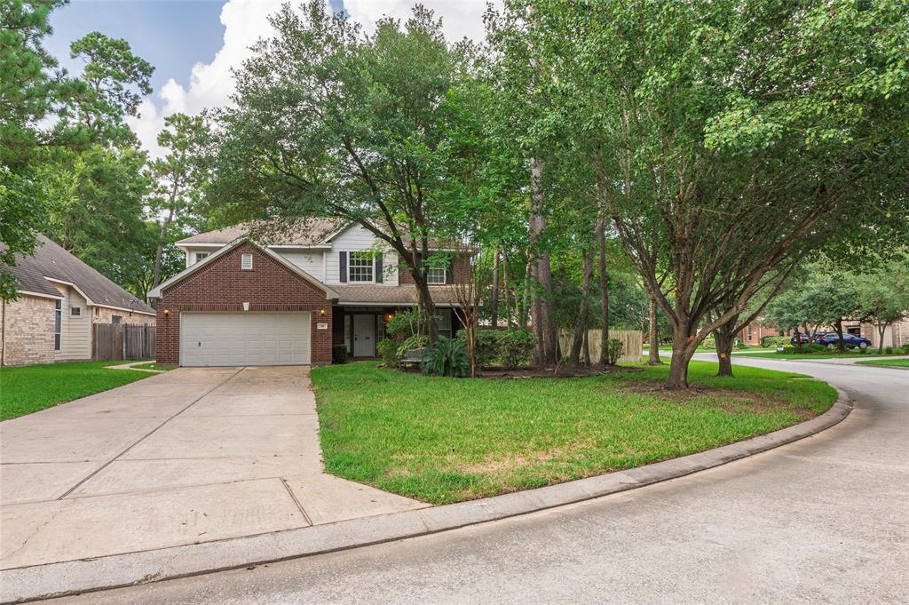 90 S Millport Circle The Woodlands, Texas Awesome Home on a Large Beautiful landscaped corner lot. Large Outdoor Patio with Complete Kitchen. Sidewalks that go completely around the Home. Kitchen with Stainless Appliances/Granite, Updated Master and Secondary full bathroom, Extensive Hardwood Flooring in the entire Home except Tile in Kitchen and Baths. Sprinkler System. Refrigerator, Washer & Dryer. Outside Patio Table and Chairs, YARD MAINTENANCE INCLUDED IN THE MONTHLY RENT. Zoned to BUCKALEW ELEMENTARY SCHOOL Great location close to dining, shopping, schools, parks, medical, and all of the amenities Don't miss to rent this lovely house. Required 24 hours notice, viewing start this Friday May 7th
