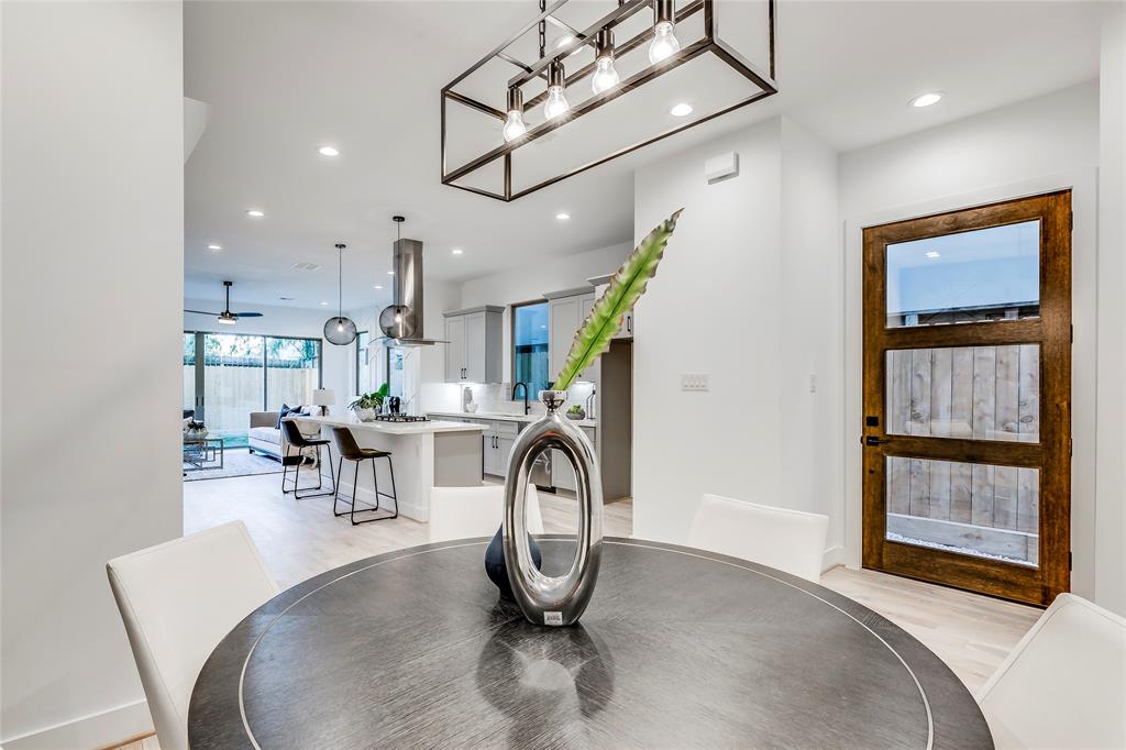1225 2 CLAY Street, Houston, Texas 77019, 3 Bedrooms Bedrooms, 11 Rooms Rooms,2 BathroomsBathrooms,Single-family,For Sale,CLAY,53195246
