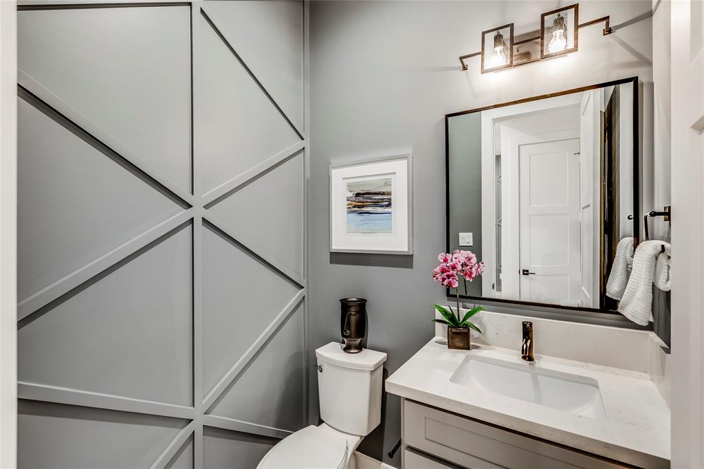 1225 2 CLAY Street, Houston, Texas 77019, 3 Bedrooms Bedrooms, 11 Rooms Rooms,2 BathroomsBathrooms,Single-family,For Sale,CLAY,53195246