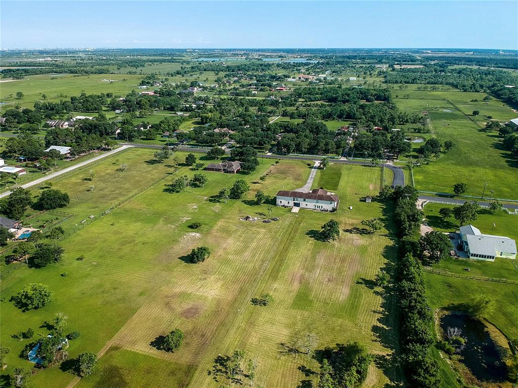 9620 2 Humble Camp Road, Dickinson, Texas 77539, 4 Bedrooms Bedrooms, 13 Rooms Rooms,4 BathroomsBathrooms,Single-family,For Sale,Humble Camp,71221388