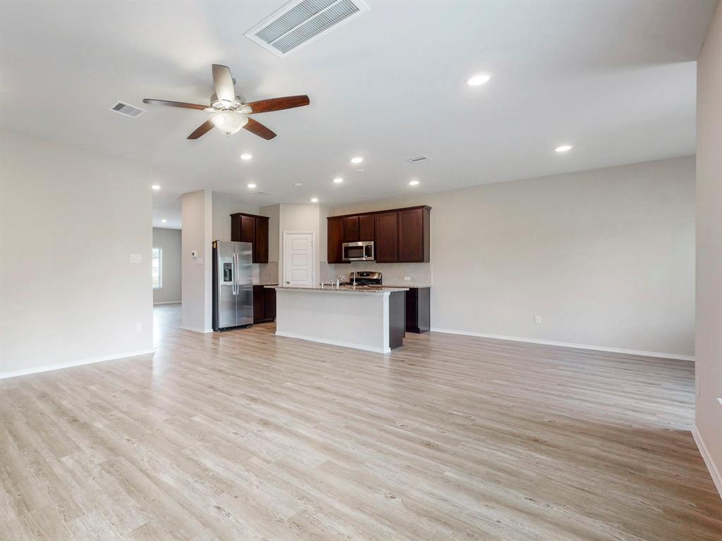 691 2 Crystal Charm Lane, Magnolia, Texas 77354, 4 Bedrooms Bedrooms, 8 Rooms Rooms,2 BathroomsBathrooms,Single-family,For Sale,Crystal Charm,87468911
