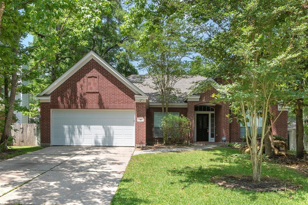 18 Vista Mill Place Spring, Texas Charming 4 bed, 2 bath, 2,167 sq ft home in Spring! Spacious living room with fireplace! Open kitchen concept with updated counters. Master suite with attached bathroom. Spacious backyard, great for family gatherings! Pets accepted on a case by case basis. Additional admin fees apply. Schedule your showing today! *See agent remarks for showing instructions*
