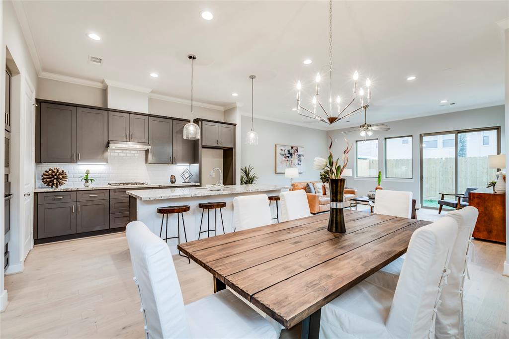 420 2 POLK Street, Houston, Texas 77019, 3 Bedrooms Bedrooms, 11 Rooms Rooms,2 BathroomsBathrooms,Single-family,For Sale,POLK,54845633