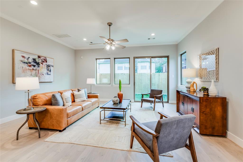 420 2 POLK Street, Houston, Texas 77019, 3 Bedrooms Bedrooms, 11 Rooms Rooms,2 BathroomsBathrooms,Single-family,For Sale,POLK,54845633