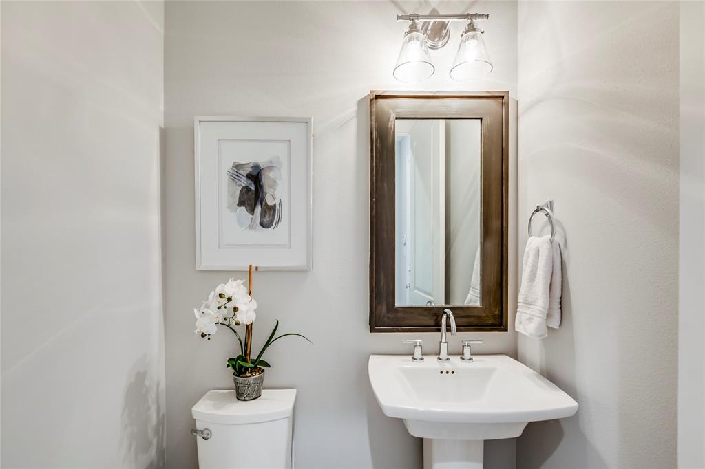 420 2 POLK Street, Houston, Texas 77019, 3 Bedrooms Bedrooms, 11 Rooms Rooms,2 BathroomsBathrooms,Single-family,For Sale,POLK,54845633