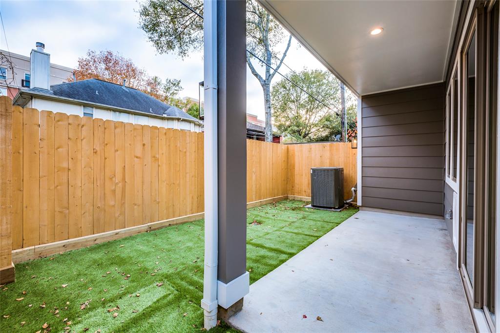 420 2 POLK Street, Houston, Texas 77019, 3 Bedrooms Bedrooms, 11 Rooms Rooms,2 BathroomsBathrooms,Single-family,For Sale,POLK,54845633