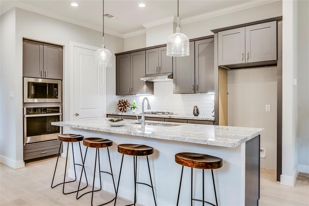 420 2 POLK Street, Houston, Texas 77019, 3 Bedrooms Bedrooms, 11 Rooms Rooms,2 BathroomsBathrooms,Single-family,For Sale,POLK,54845633
