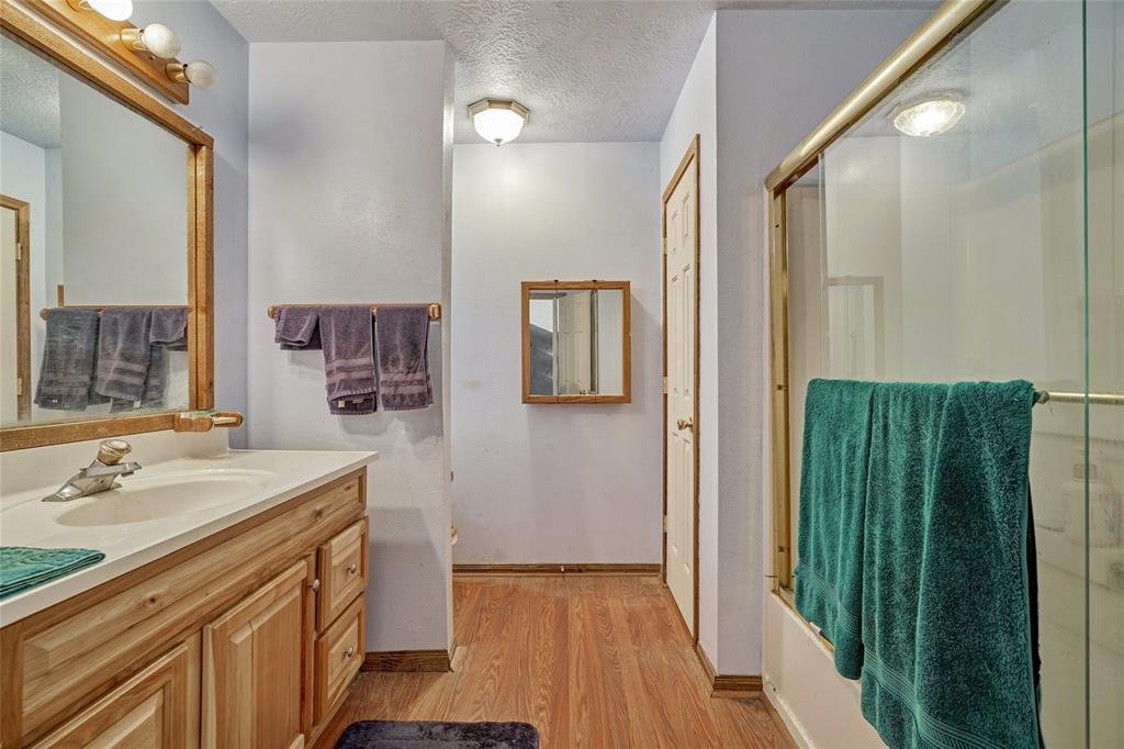7906 Hodge Lane, Montgomery, Texas 77356, 3 Bedrooms Bedrooms, 6 Rooms Rooms,2 BathroomsBathrooms,Country Homes/acreage,For Sale,Hodge,54576360