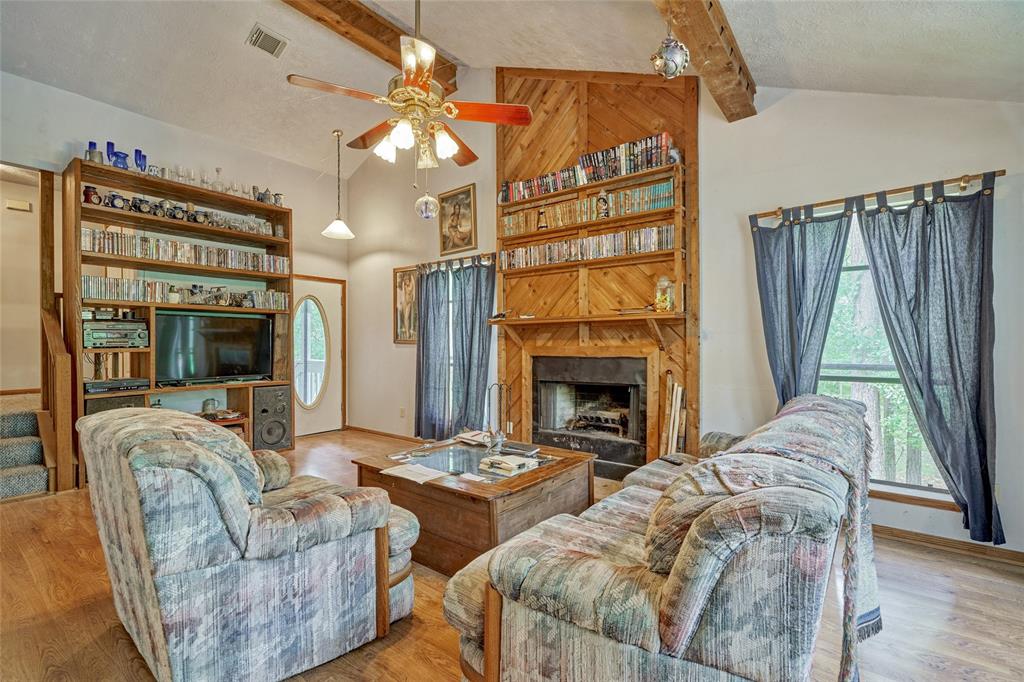 7906 Hodge Lane, Montgomery, Texas 77356, 3 Bedrooms Bedrooms, 6 Rooms Rooms,2 BathroomsBathrooms,Country Homes/acreage,For Sale,Hodge,54576360