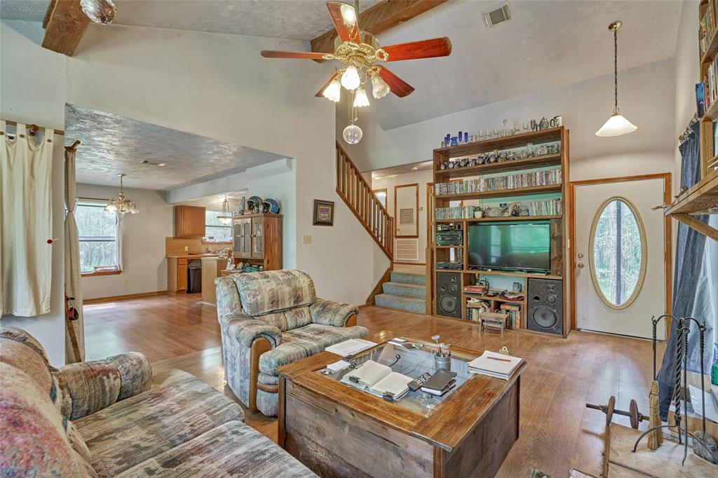 7906 Hodge Lane, Montgomery, Texas 77356, 3 Bedrooms Bedrooms, 6 Rooms Rooms,2 BathroomsBathrooms,Country Homes/acreage,For Sale,Hodge,54576360
