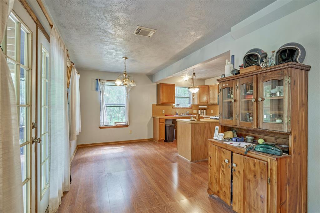 7906 Hodge Lane, Montgomery, Texas 77356, 3 Bedrooms Bedrooms, 6 Rooms Rooms,2 BathroomsBathrooms,Country Homes/acreage,For Sale,Hodge,54576360