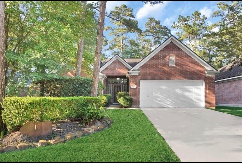 10 Maize Meadow Place The Woodlands, Texas 3 bedroom 2 bath remodeled home in the neighborhood of Indian Springs. No carpet throughout home. Beautiful and light, this single story is welcoming and ready for you! New appliances, water heater and roof in 2019. June 1 move in date.