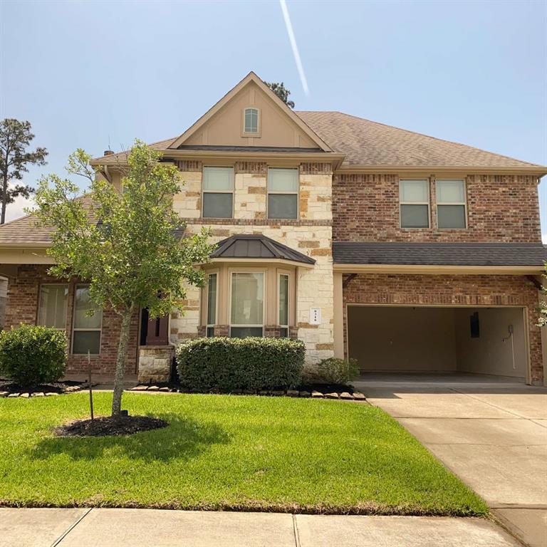 8318 Sands Bank Lane Conroe, Texas Mayl Move-in Special! Save money at move-in with our Rhino security deposit program! A small monthly fee ($10-20) covers your security deposit requirement. Ask about our Rhino deposit program during the application and avoid the upfront security deposit payment. May move-in required to qualify!
MUST SEE HOME! Beautiful georgian style home. 2 story home opens up to high ceilings, brown undertones and wood flooring. Gorgeous Kitchen is made for entertaining with an open window looking out into the living room and dining room, lots of counter space and an island! Home comes with a Spacious backyard and a second story balcony. This home is waiting for you!! Please visit Darwin Homes website for additional details