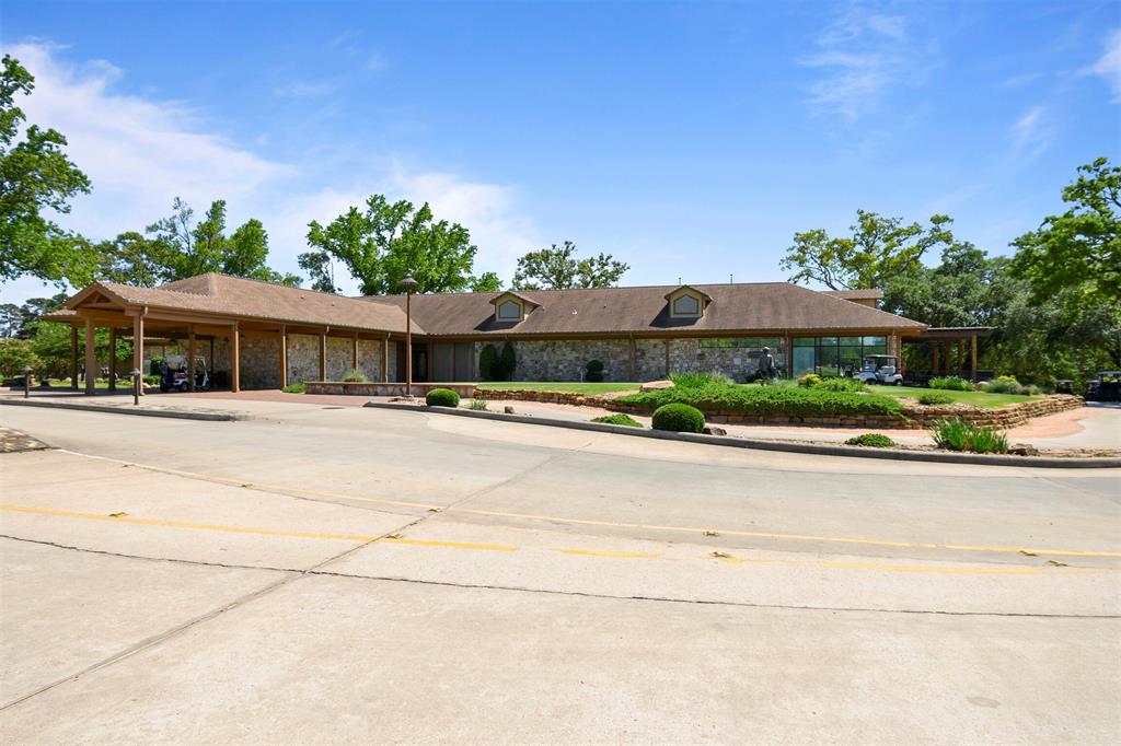 76 Tubac Street, Panorama Village, TX 77304