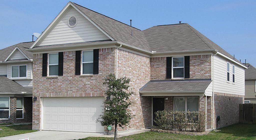 16859 BLACKBERRY LILY Lane Conroe, Texas Pretty Big house, lots of room, 4 Spacious Bedroom, Master Bedroom has a large bathroom with tub and separate walk-in shower, Large closet, Double vanity sink, GAME ROOM, MEDIA ROOM, Study, Great Schools, New Carpet.
Peaceful community, premium amenities such as the new community pool/splash pad. Located just minutes from great Grocery shopping, HEB, Cotsco, and medical facilities and 10 minutes from The Woodlands Mall. Fast access to I-45.