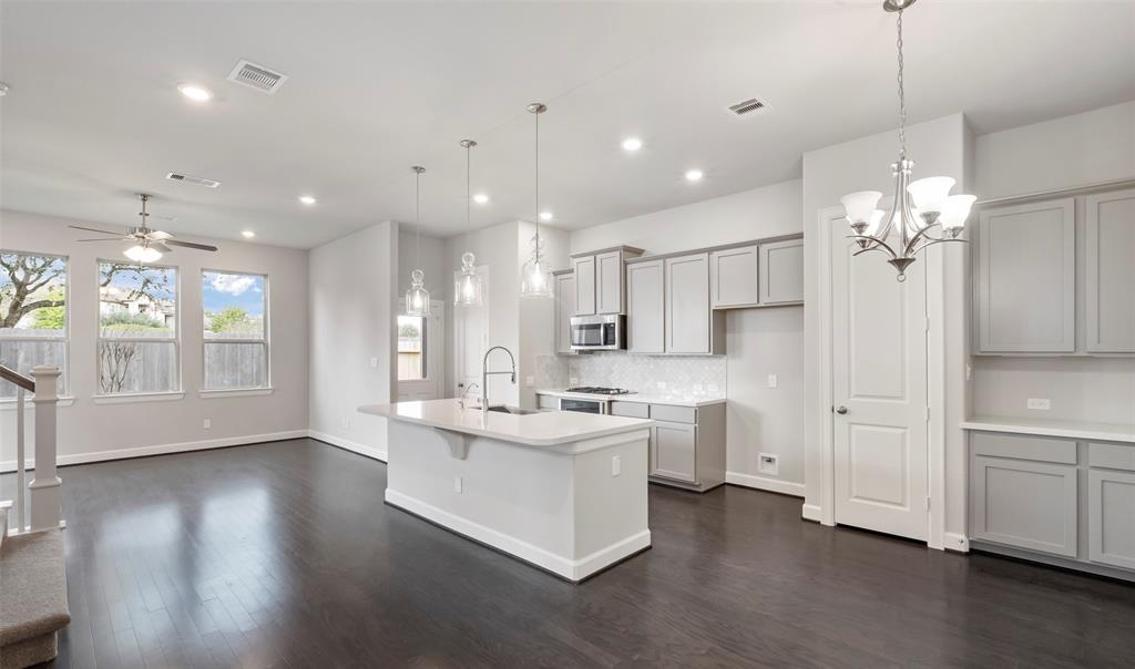 1905 3 Kirby Landing Drive, Houston, Texas 77051, 2 Bedrooms Bedrooms, 12 Rooms Rooms,2 BathroomsBathrooms,Single-family,For Sale,Kirby Landing,53519303