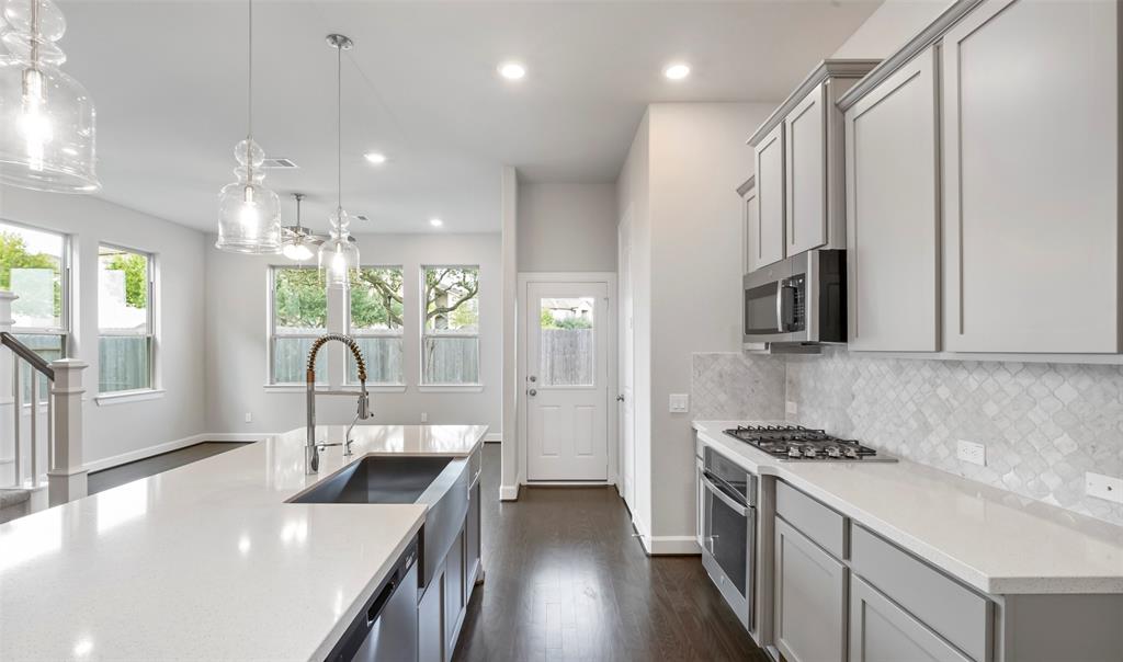 1905 3 Kirby Landing Drive, Houston, Texas 77051, 2 Bedrooms Bedrooms, 12 Rooms Rooms,2 BathroomsBathrooms,Single-family,For Sale,Kirby Landing,53519303