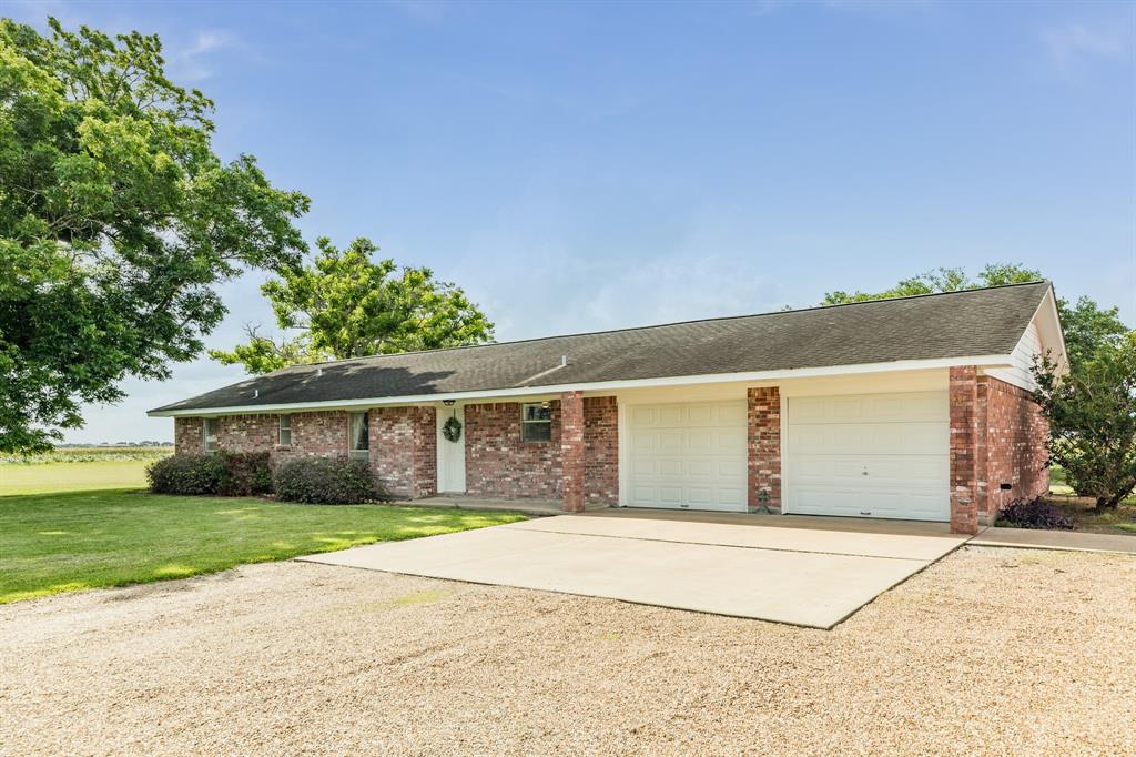 1501 COUNTY ROAD 23, Damon, TX 77430