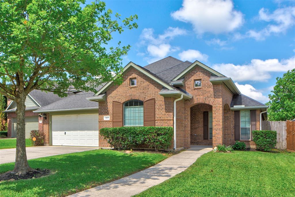 2115 Leaf Meadows Court Spring, Texas Must see, Move in ready home. Welcome to 2115 Leaf Meadows Ct. Home is located on a cul-de-sac lot at Spring Trails and zoned to nationally recognized Conroe ISD! This beautiful one-story home features 3 bedrooms, 2 full baths. Wood and tile throughout the house. High ceilings with an open inviting layout & open style kitchen that is perfect for entertaining. Washer, dryer, refrigerator included. Back yard has a new deck perfect for family outings throughout the year. Full sprinklers. Spring Trails offers a community pool, tennis courts, neighborhood park, and many more. Great location with easy access to 99 and shopping/retail/dining. Don’t miss this one!