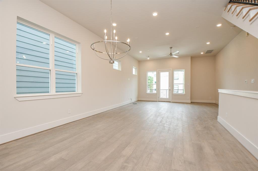 1224 3 W 21st Street, Houston, Texas 77008, 3 Bedrooms Bedrooms, 6 Rooms Rooms,3 BathroomsBathrooms,Single-family,For Sale,W 21st,68365749