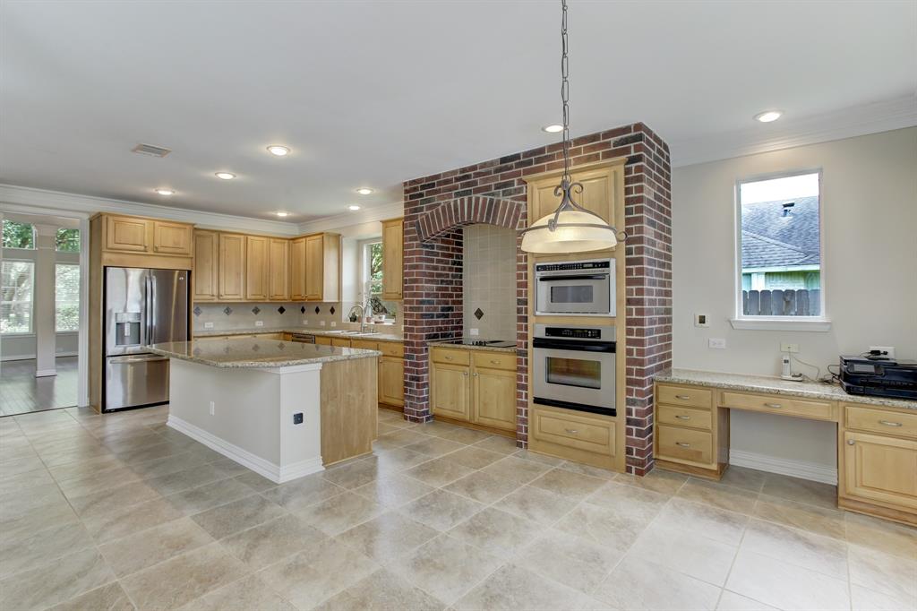 806 Lake Grayson Drive