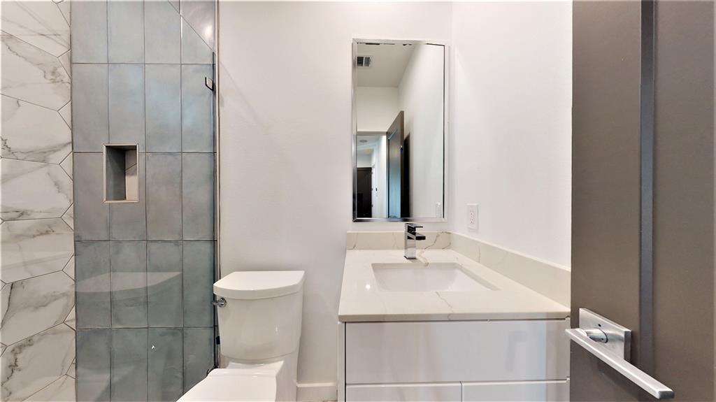 609 4 Memorial Heights Drive, Houston, Texas 77007, 3 Bedrooms Bedrooms, 7 Rooms Rooms,3 BathroomsBathrooms,Single-family,For Sale,Memorial Heights,56918490