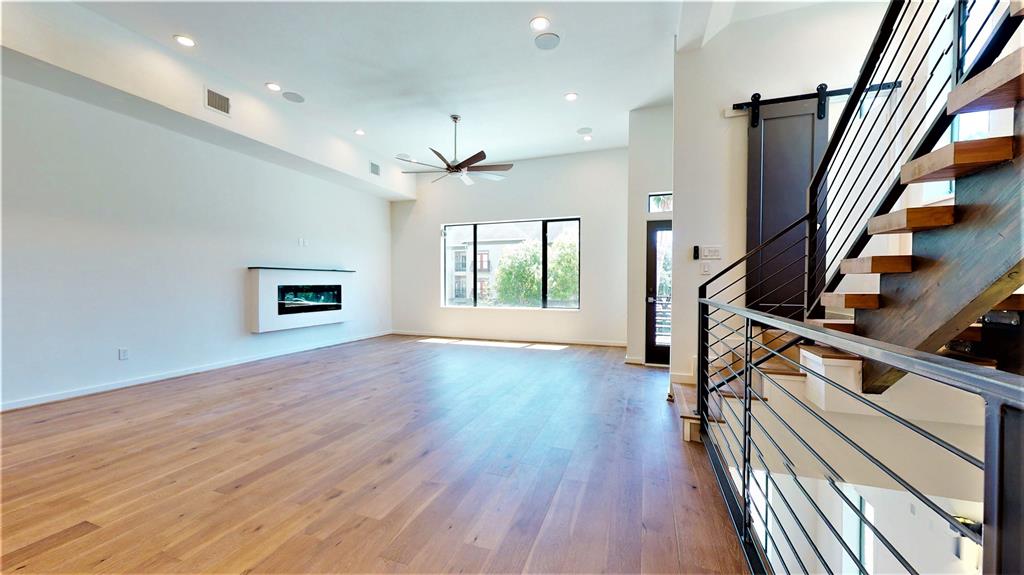 609 4 Memorial Heights Drive, Houston, Texas 77007, 3 Bedrooms Bedrooms, 7 Rooms Rooms,3 BathroomsBathrooms,Single-family,For Sale,Memorial Heights,56918490
