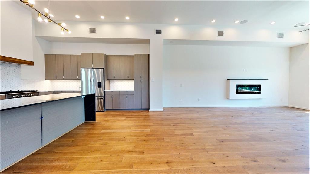 609 4 Memorial Heights Drive, Houston, Texas 77007, 3 Bedrooms Bedrooms, 7 Rooms Rooms,3 BathroomsBathrooms,Single-family,For Sale,Memorial Heights,56918490