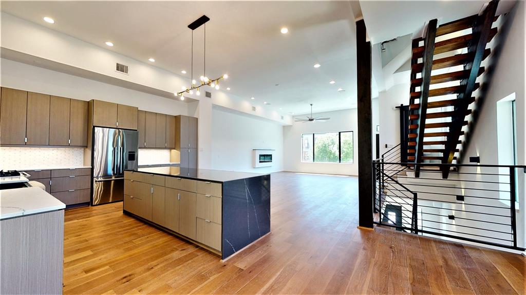 609 4 Memorial Heights Drive, Houston, Texas 77007, 3 Bedrooms Bedrooms, 7 Rooms Rooms,3 BathroomsBathrooms,Single-family,For Sale,Memorial Heights,56918490