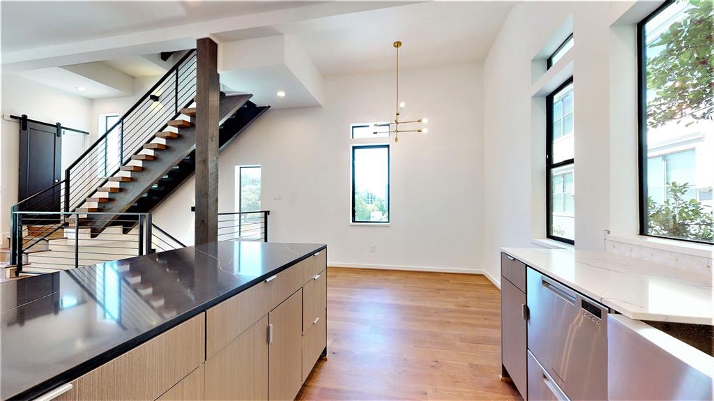 609 4 Memorial Heights Drive, Houston, Texas 77007, 3 Bedrooms Bedrooms, 7 Rooms Rooms,3 BathroomsBathrooms,Single-family,For Sale,Memorial Heights,56918490