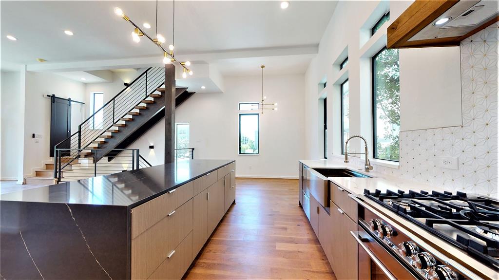609 4 Memorial Heights Drive, Houston, Texas 77007, 3 Bedrooms Bedrooms, 7 Rooms Rooms,3 BathroomsBathrooms,Single-family,For Sale,Memorial Heights,56918490