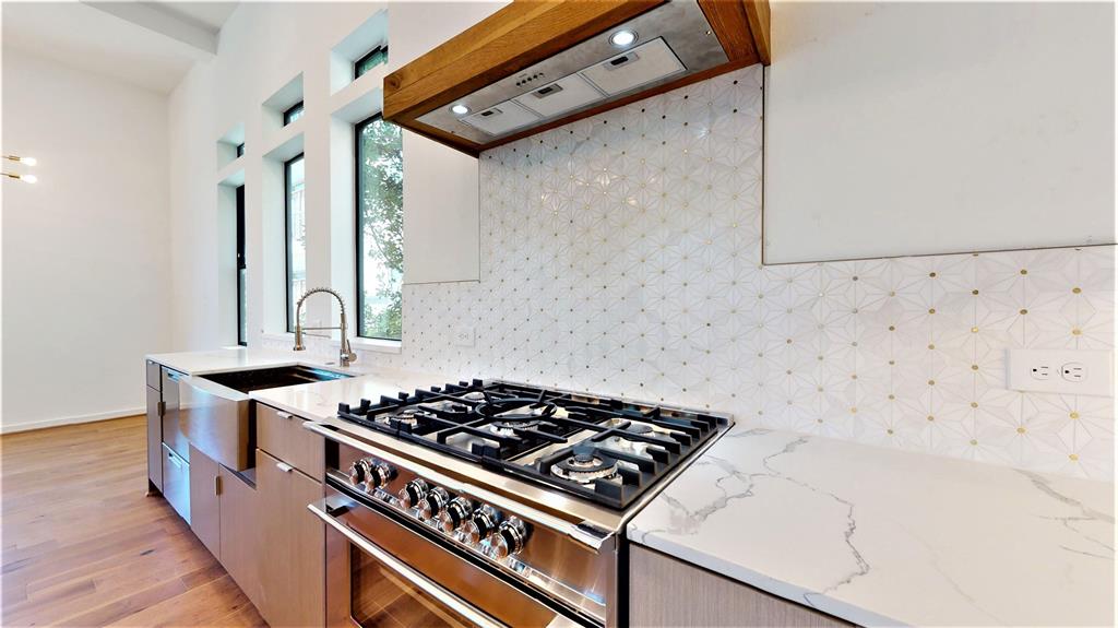 609 4 Memorial Heights Drive, Houston, Texas 77007, 3 Bedrooms Bedrooms, 7 Rooms Rooms,3 BathroomsBathrooms,Single-family,For Sale,Memorial Heights,56918490