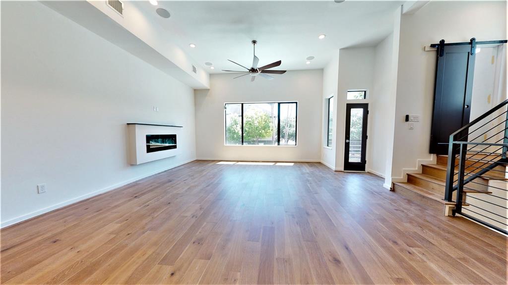 609 4 Memorial Heights Drive, Houston, Texas 77007, 3 Bedrooms Bedrooms, 7 Rooms Rooms,3 BathroomsBathrooms,Single-family,For Sale,Memorial Heights,56918490