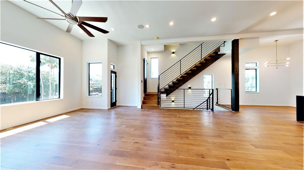 609 4 Memorial Heights Drive, Houston, Texas 77007, 3 Bedrooms Bedrooms, 7 Rooms Rooms,3 BathroomsBathrooms,Single-family,For Sale,Memorial Heights,56918490