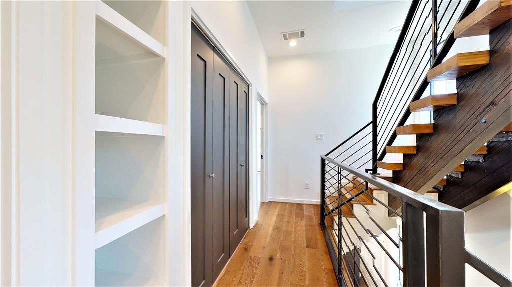609 4 Memorial Heights Drive, Houston, Texas 77007, 3 Bedrooms Bedrooms, 7 Rooms Rooms,3 BathroomsBathrooms,Single-family,For Sale,Memorial Heights,56918490