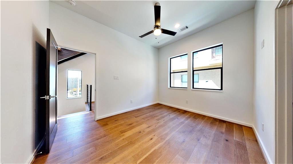 609 4 Memorial Heights Drive, Houston, Texas 77007, 3 Bedrooms Bedrooms, 7 Rooms Rooms,3 BathroomsBathrooms,Single-family,For Sale,Memorial Heights,56918490