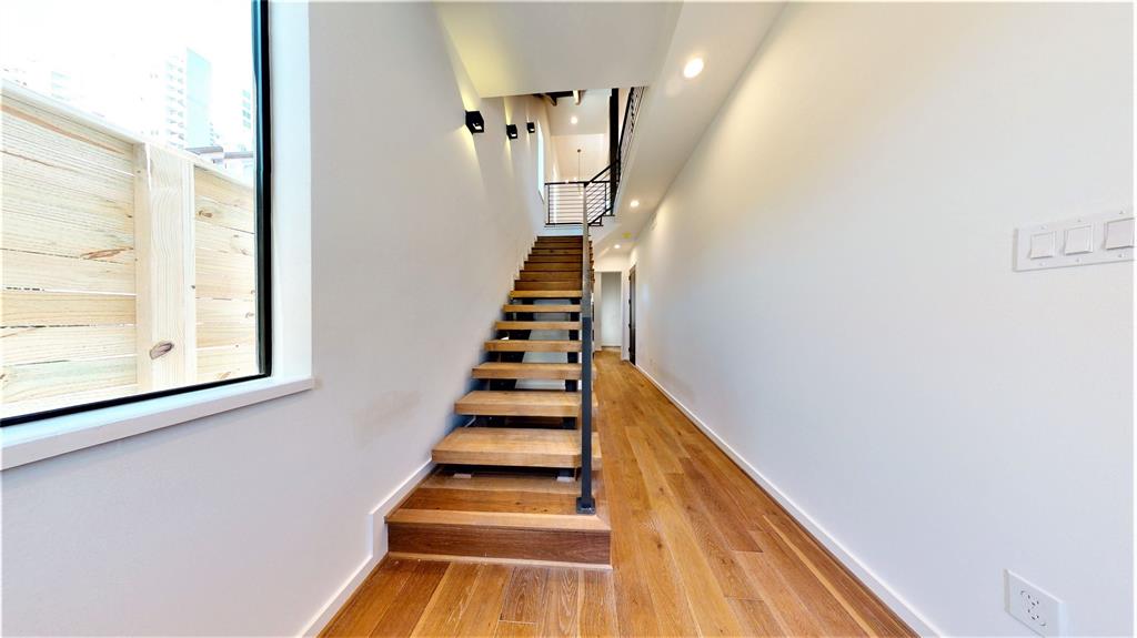 609 4 Memorial Heights Drive, Houston, Texas 77007, 3 Bedrooms Bedrooms, 7 Rooms Rooms,3 BathroomsBathrooms,Single-family,For Sale,Memorial Heights,56918490