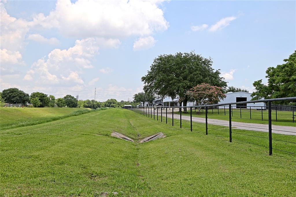 10431 1 N P Avenue Street, La Porte, Texas 77571, 3 Bedrooms Bedrooms, 7 Rooms Rooms,2 BathroomsBathrooms,Single-family,For Sale,N P Avenue,84878479