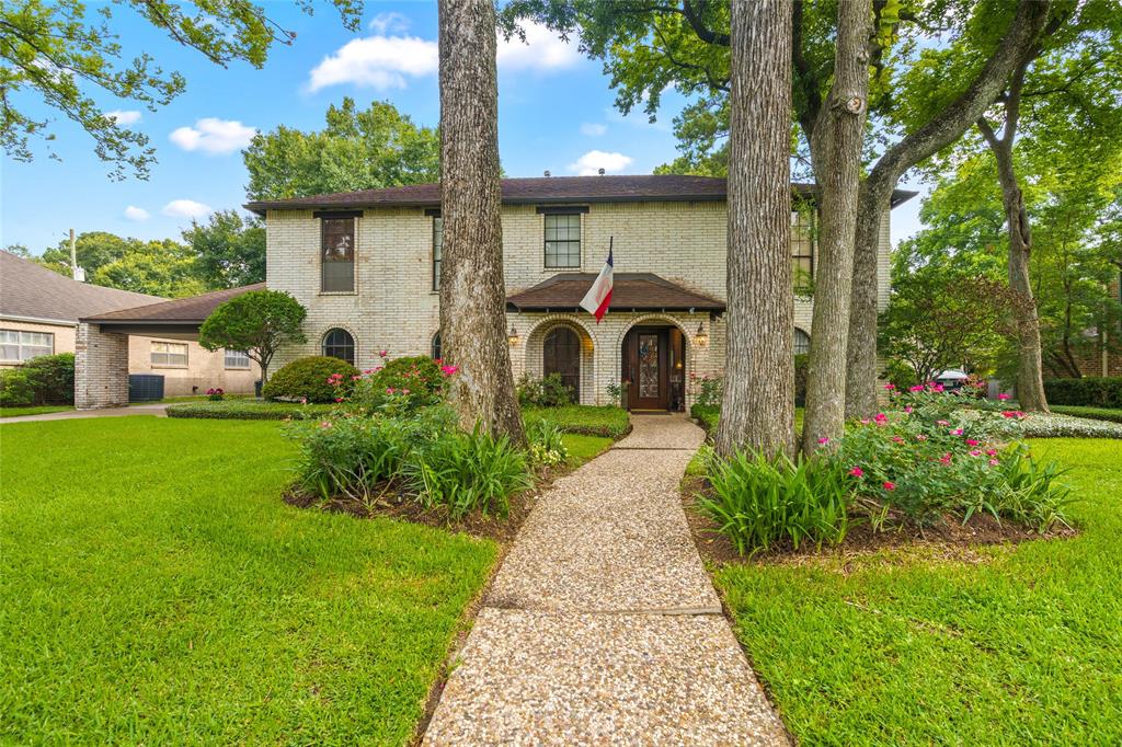 14714 Kellywood Lane Houston, Texas Wonderful home in Westchester just west of Dairy Ashford. 3700+ sq ft with 4/2.5 beds/baths. Lovely study/sunroom added to den. Windows surround the sunroom which overlooks pool area. Wet bar between kitchen and den.Formal dining room is a great size and will accompany large gatherings. Den has rich block paneling with fireplace. Kitchen is light and bright with great storage. Large master with remodeled bath area. Extra yard space for pets and gardening Garage converted to playroom but easily converted back. Home has never flooded! Waiting for your personal touches!!