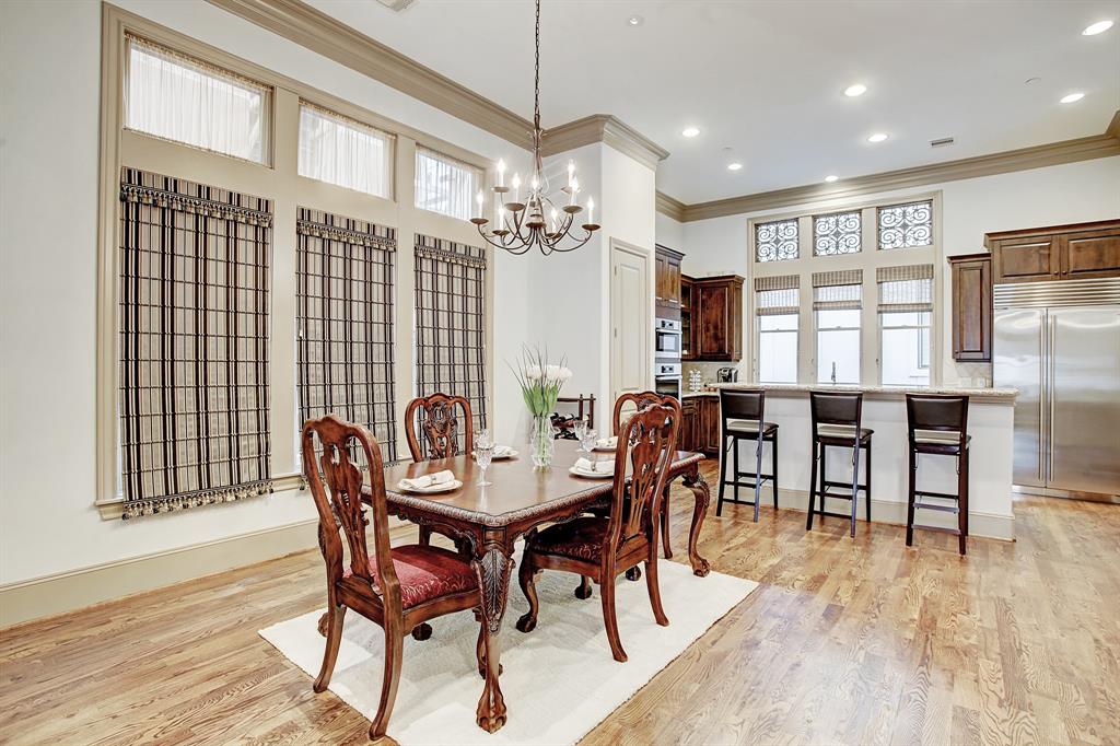 1307 4 Rosedale Street, Houston, Texas 77004, 3 Bedrooms Bedrooms, 9 Rooms Rooms,4 BathroomsBathrooms,Townhouse/condo,For Sale,Rosedale,66048480
