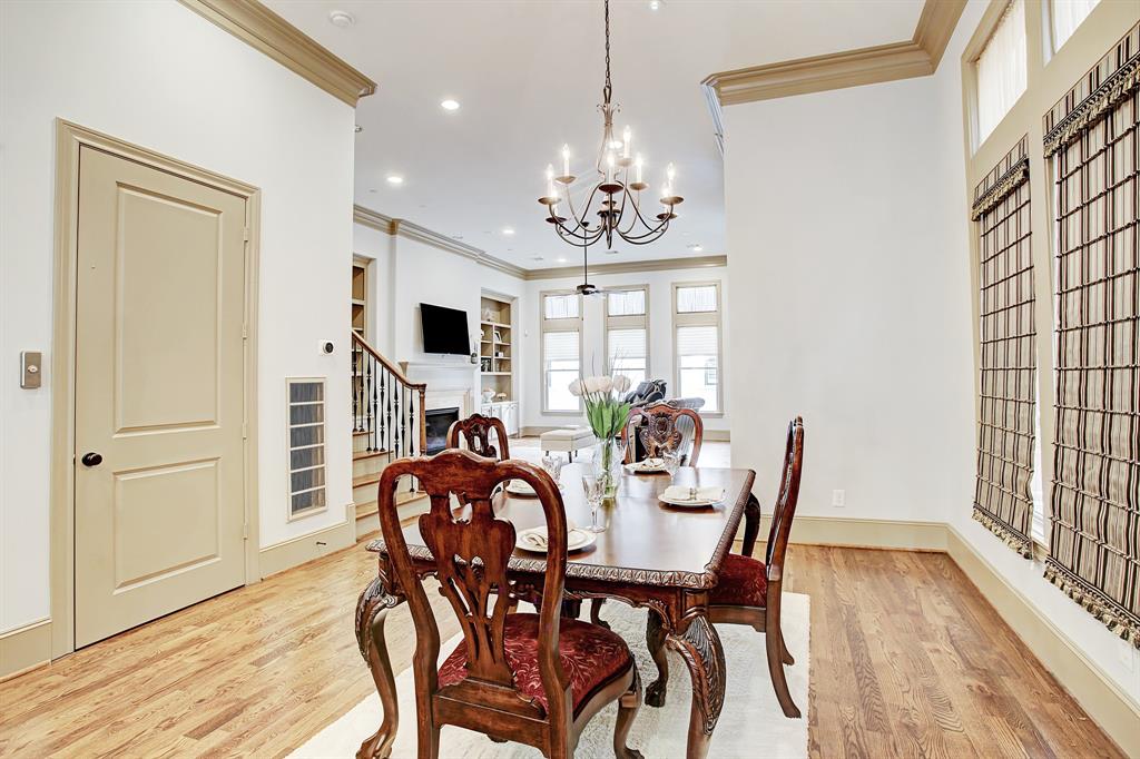 1307 4 Rosedale Street, Houston, Texas 77004, 3 Bedrooms Bedrooms, 9 Rooms Rooms,4 BathroomsBathrooms,Townhouse/condo,For Sale,Rosedale,66048480