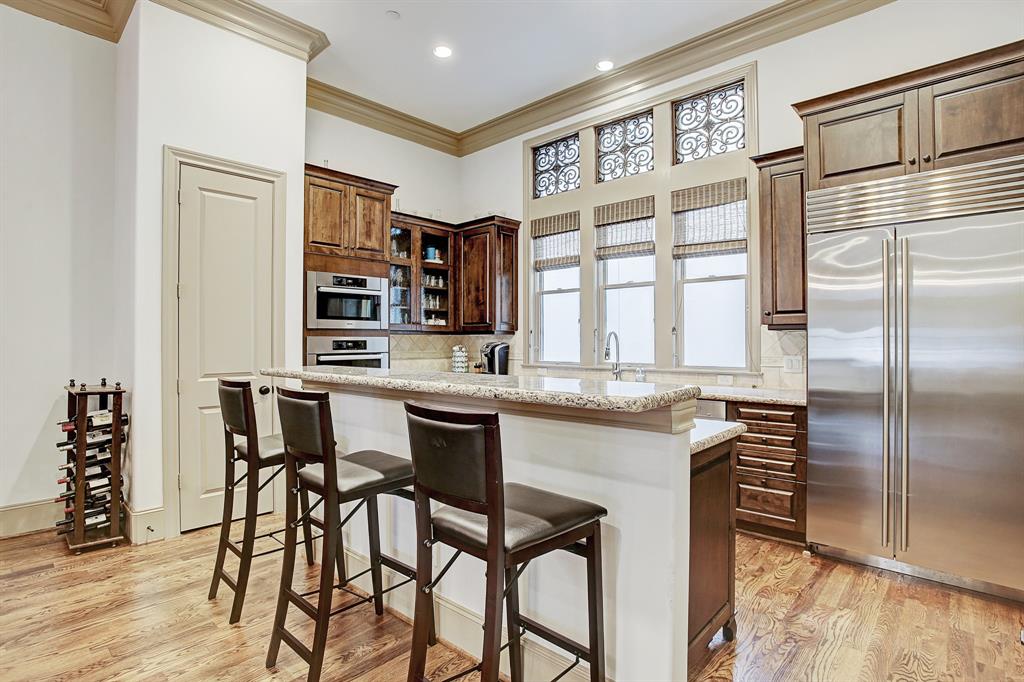 1307 4 Rosedale Street, Houston, Texas 77004, 3 Bedrooms Bedrooms, 9 Rooms Rooms,4 BathroomsBathrooms,Townhouse/condo,For Sale,Rosedale,66048480