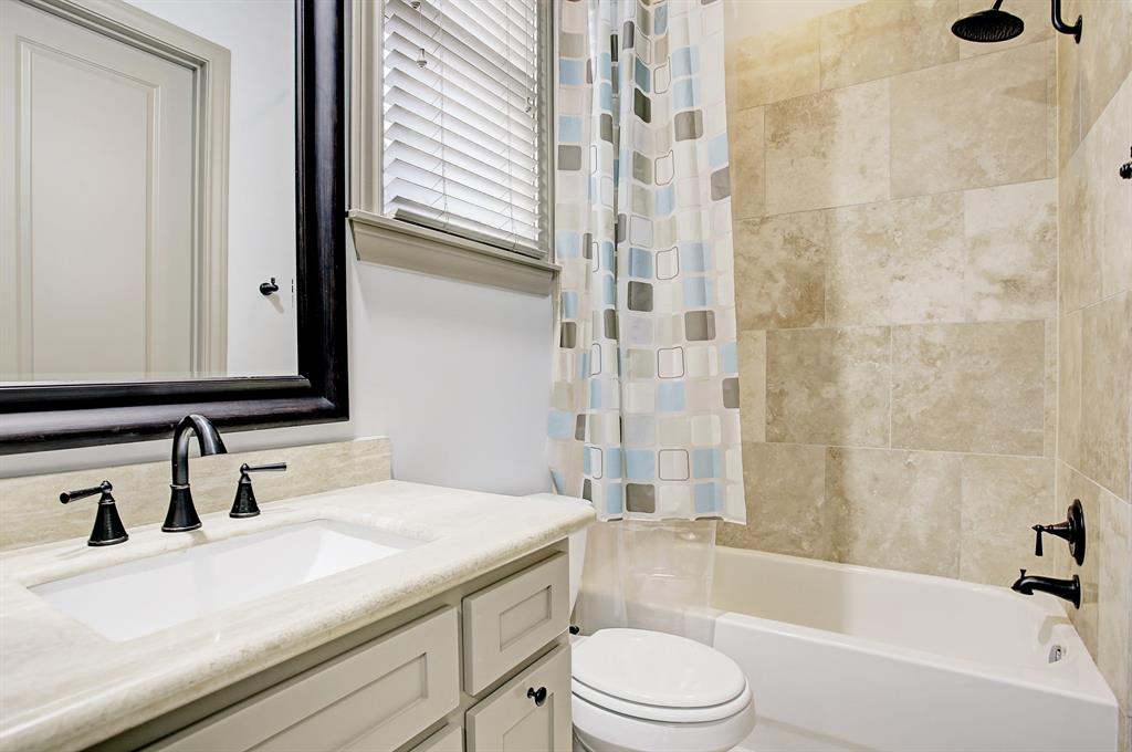 1307 4 Rosedale Street, Houston, Texas 77004, 3 Bedrooms Bedrooms, 9 Rooms Rooms,4 BathroomsBathrooms,Townhouse/condo,For Sale,Rosedale,66048480