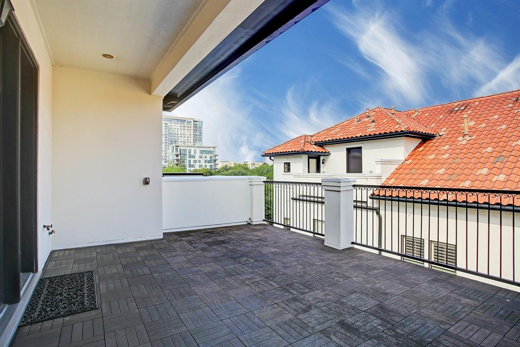 1307 4 Rosedale Street, Houston, Texas 77004, 3 Bedrooms Bedrooms, 9 Rooms Rooms,4 BathroomsBathrooms,Townhouse/condo,For Sale,Rosedale,66048480