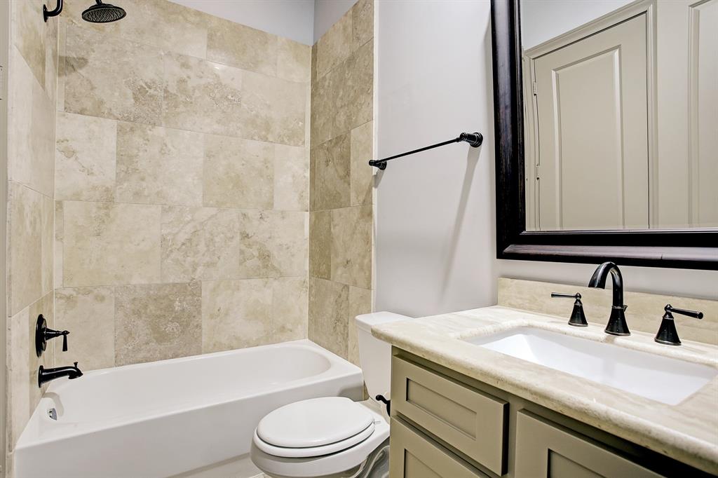 1307 4 Rosedale Street, Houston, Texas 77004, 3 Bedrooms Bedrooms, 9 Rooms Rooms,4 BathroomsBathrooms,Townhouse/condo,For Sale,Rosedale,66048480