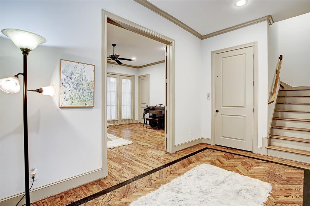 1307 4 Rosedale Street, Houston, Texas 77004, 3 Bedrooms Bedrooms, 9 Rooms Rooms,4 BathroomsBathrooms,Townhouse/condo,For Sale,Rosedale,66048480